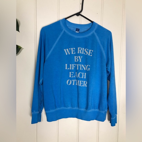 Old Navy LS Blue Pullover Sweatshirt
Crewneck Sweater Blouse
We Rise By Lifting - Picture 8 of 13